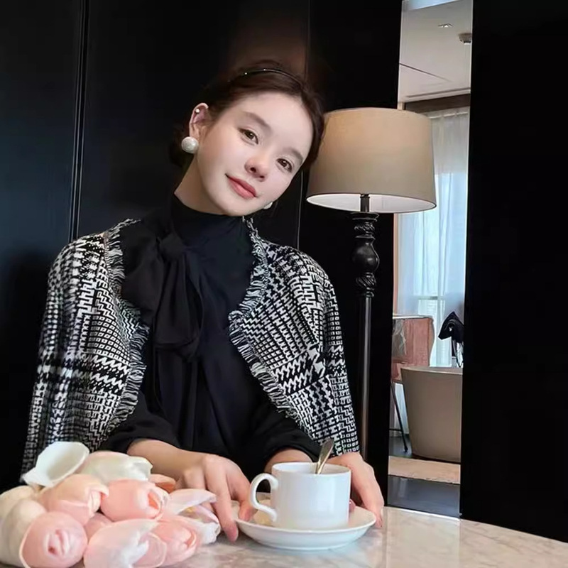Hanyuan Apparel/Elegant Online Hepburn Style Black and White Houndstooth Wool Knit Sweater