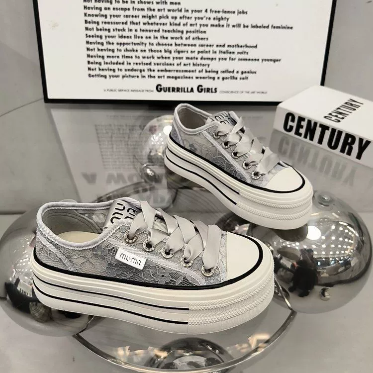 Дышащие сетчатые кружева ультра-легкие и износостойкие 2024 летние и осенние новые ремешки с толстым дном, высокая сладость, дикие повседневные кроссовки