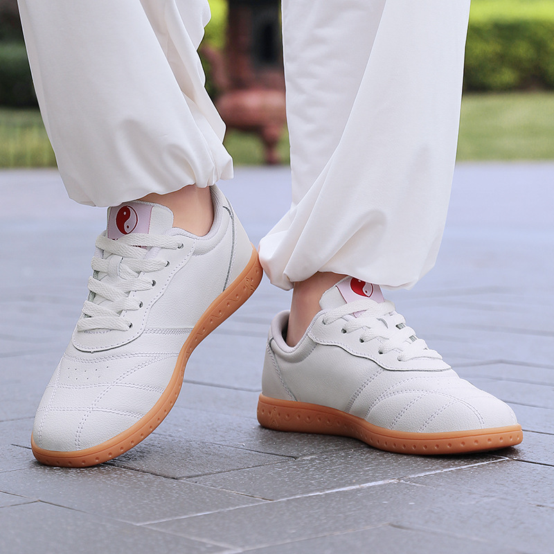 Zapatos de hombre antideslizantes de cuero blanco, zapatos de Tai Chi, piel de vaca suave, suela de tendón, zapatos de entrenamiento de Tai Chi de artes marciales de primavera y otoño para mujer
