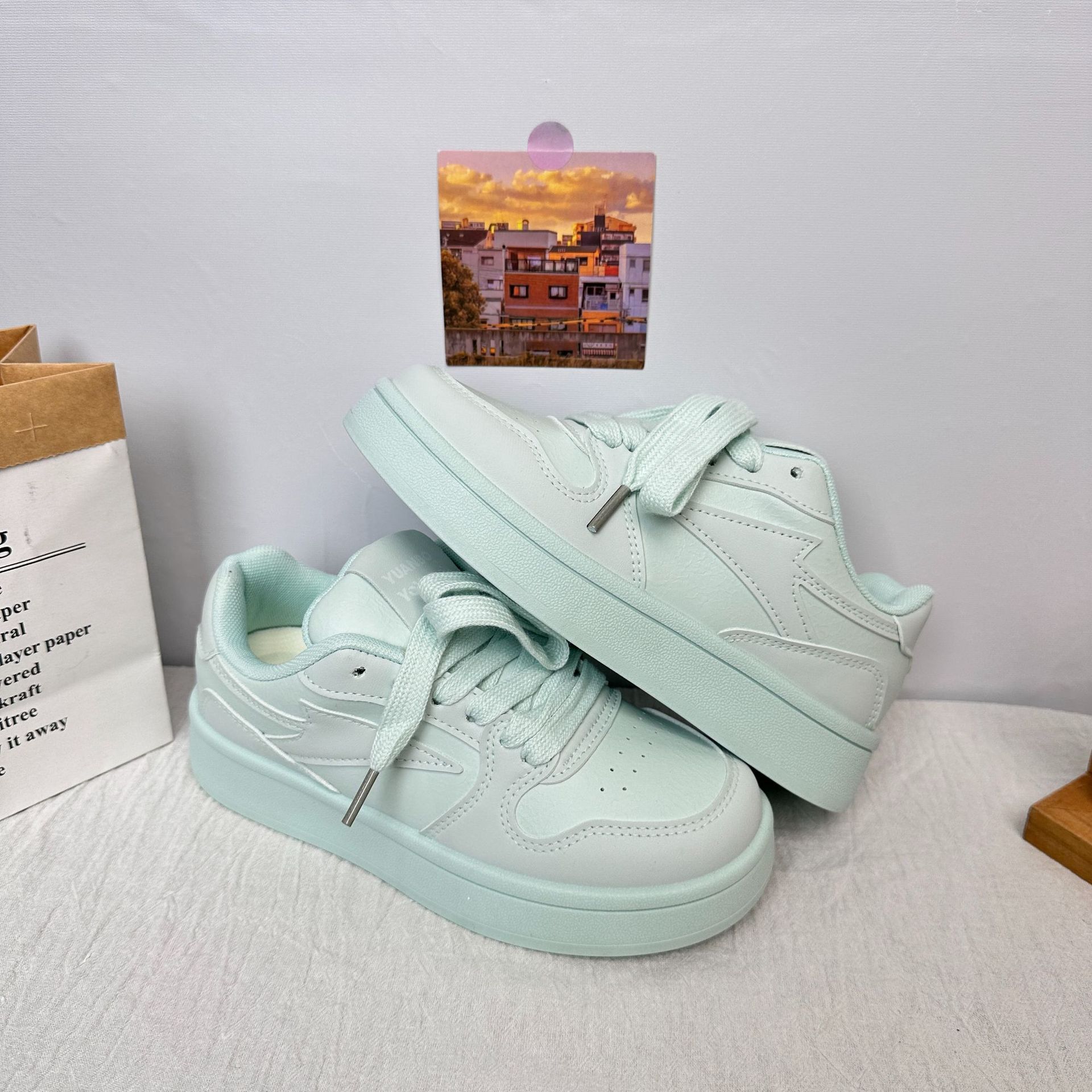 Yuanbo 2025 primavera y verano simple color sólido moda plataforma todo fósforo zapatos blancos zapatos de lona casuales de moda ins para mujer image 7