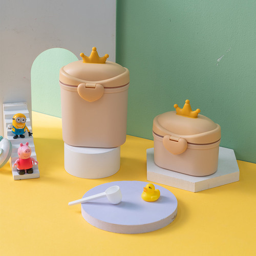 Infant crown-shaped milk powder grid milk powder box storage box except for baby portable large-capacity snack box