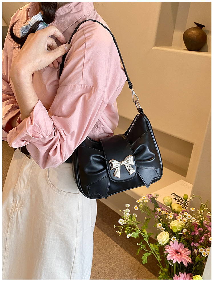 Women's Small Pu Leather Solid Color Fashion Bowknot Flip Cover Shoulder Bag display picture 8