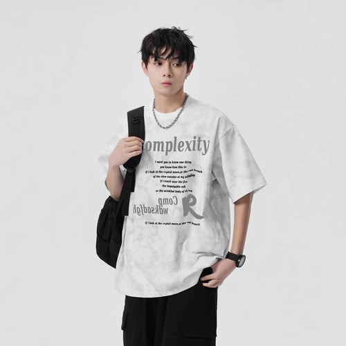 American-style retro streetwear t-shirt with a trendy vibe—high-end European/American urban aesthetic, short sleeves, minimalist design, perfect for summer couples.