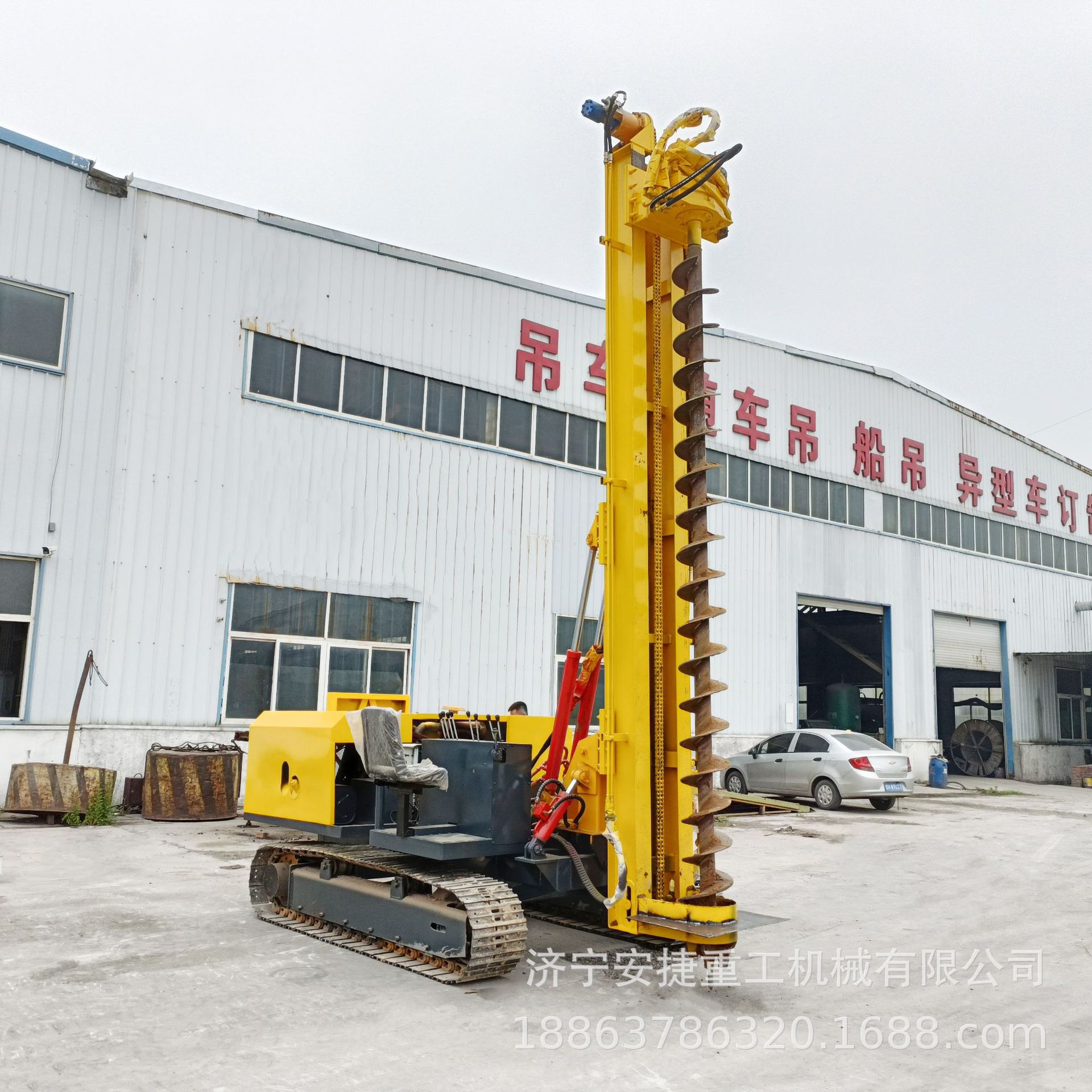 国三动力光伏打桩机 大扭矩山地光伏打桩机 升降式履带光伏打桩机