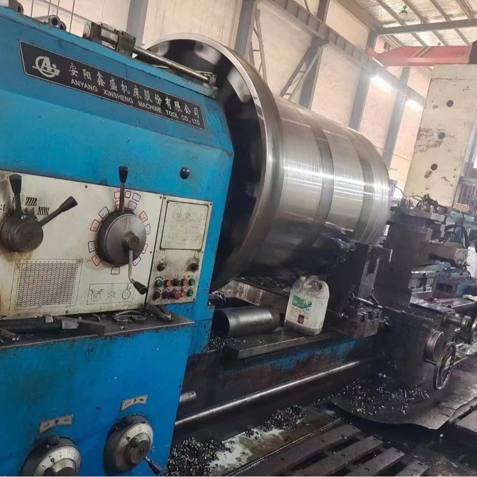 出售二手鑫盛C61160x4米重型卧式车床主轴转速315承重:16T