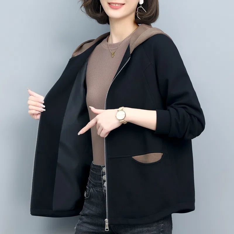 中年のお母さんの短いコートの女性の春秋の新型の2024のゆったりしている大きいサイズの婦人服のカジュアルなファッションの色合わせの帽子の上着|undefined