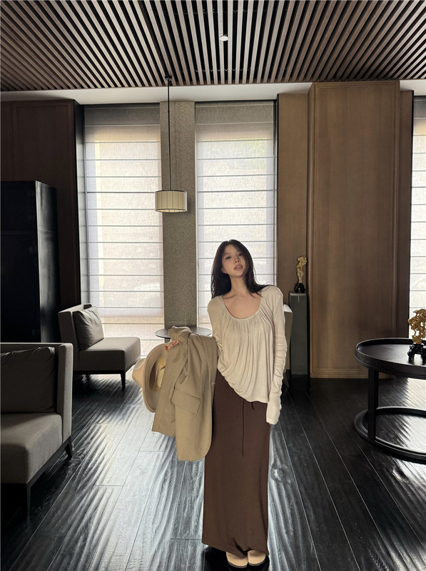 女士衣服套装秋装韩系慵懒风设计感U领长袖T恤上衣包臀长裙半身裙|undefined