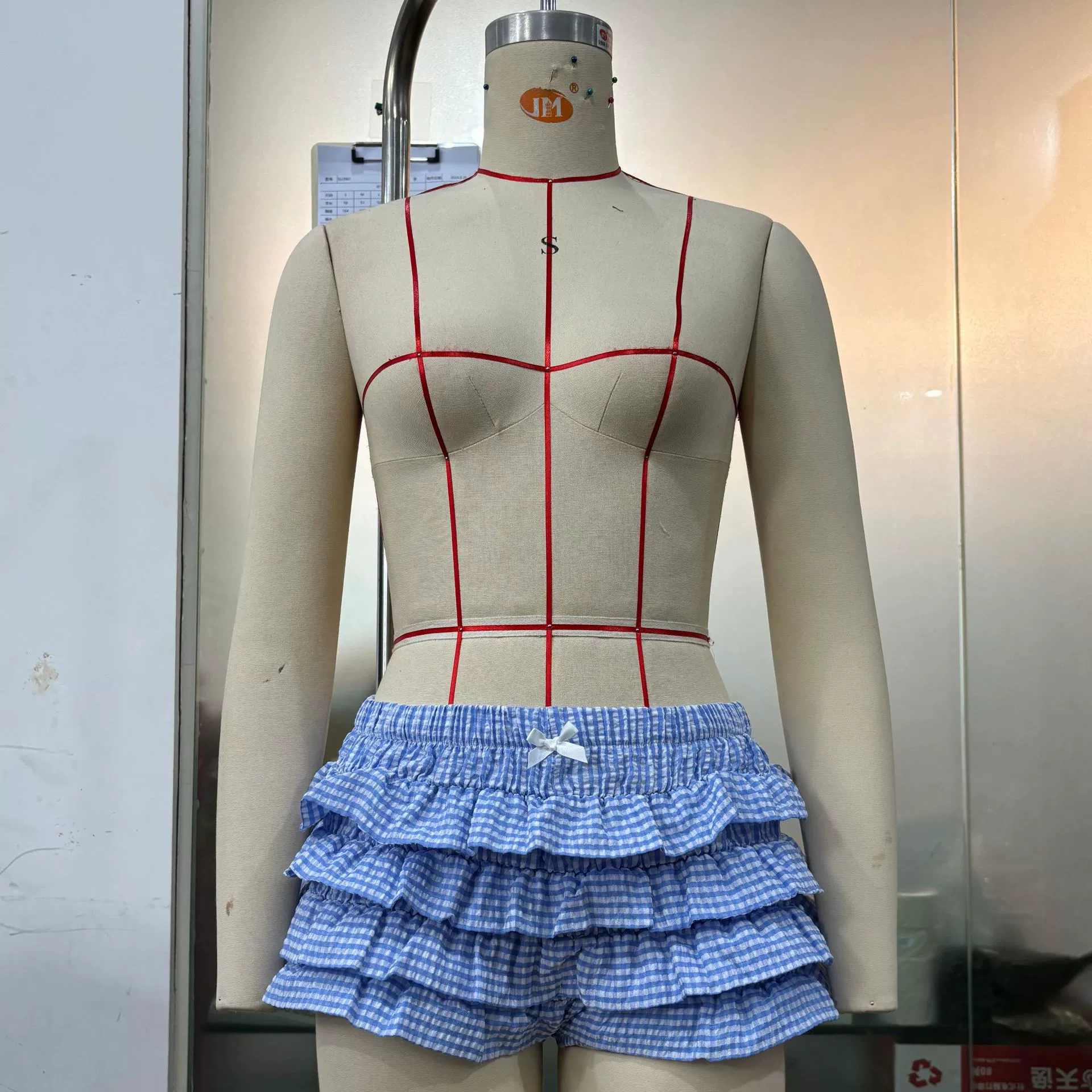 Лаконичные штаны-шорты с рюшами, стиль Y2K low-waist, размеры S–L