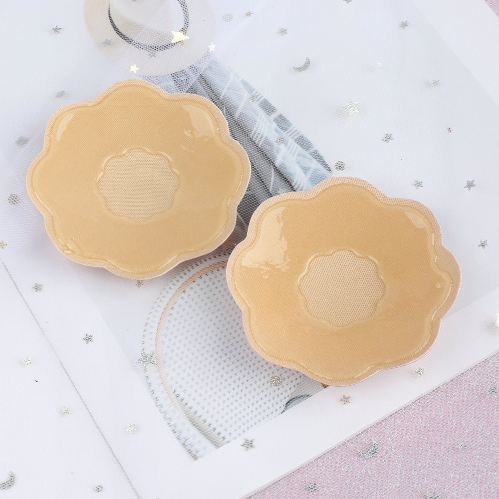 Cloth breast applique shape [skin color]