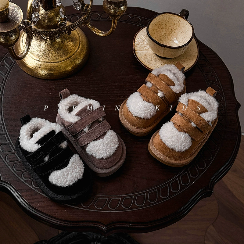 Кожаный ребенок теплая и плюшевая толстая меховая обувь зимняя новая сумка повседневная бобовая обувь северо-восточная хлопковая обувь