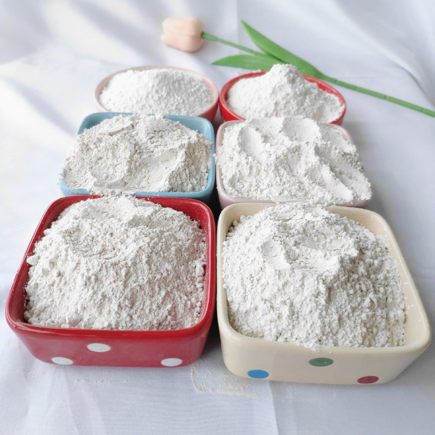 蒙脱石粉有机膨润土 水性涂料用透明 工业铸造钠基