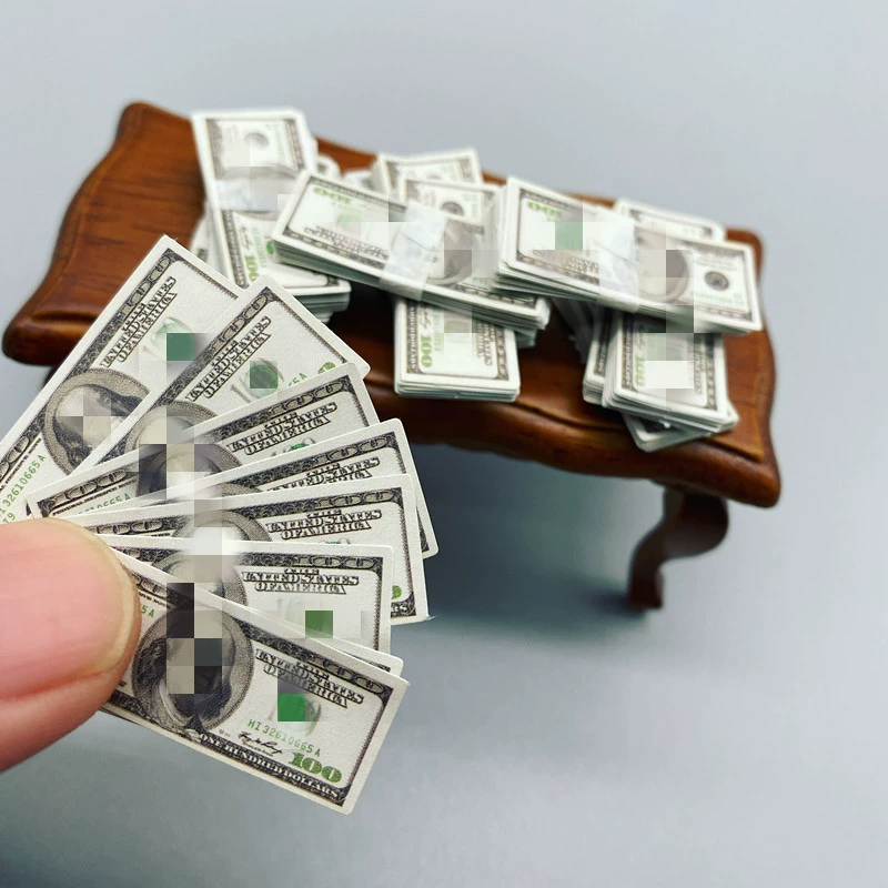Doll house, small banknotes, food play