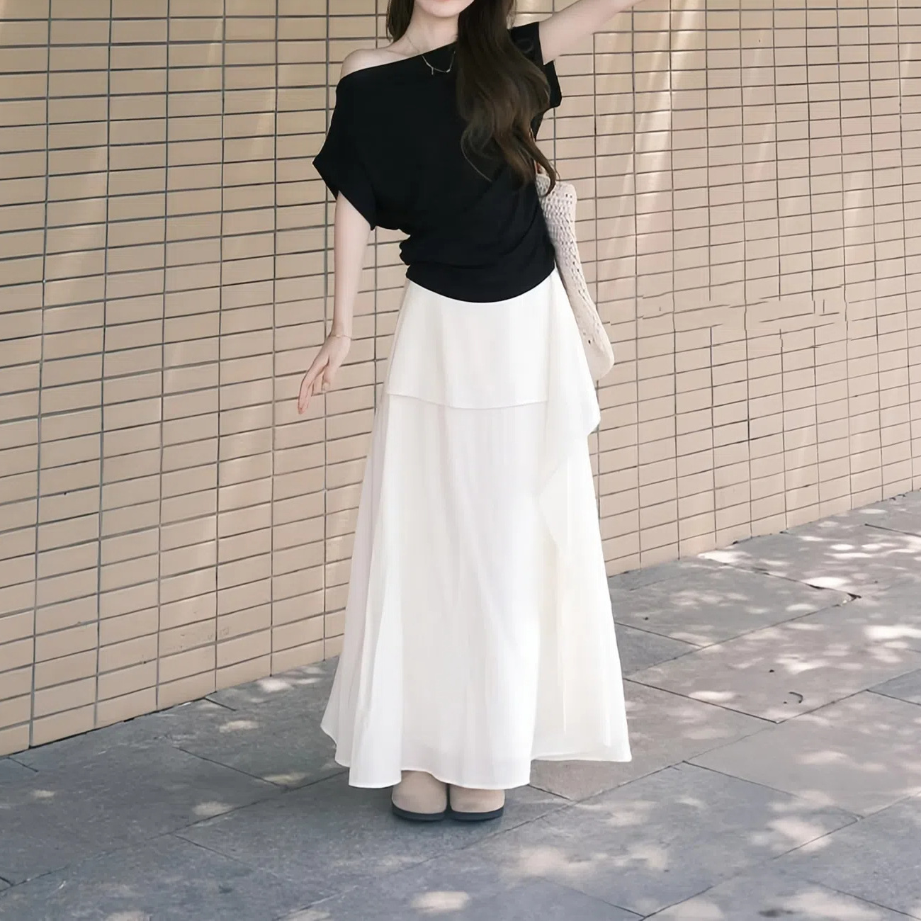 2025 New Summer Style Black One-Shoulder Short-Sleeved T-Shirt Top + White Skirt Women's Two-Piece Set to Cover the Flesh and Look Slimming Look