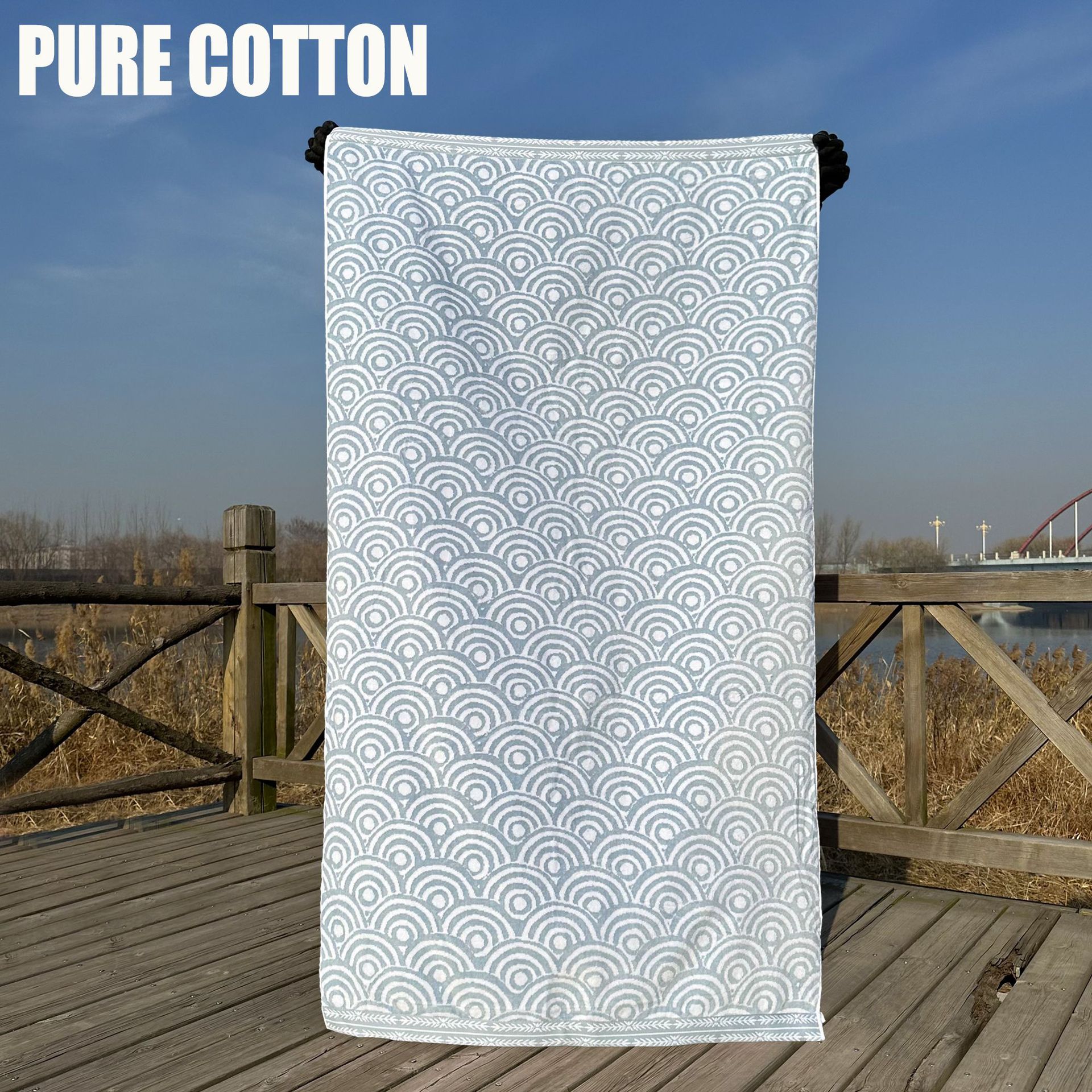 라이트 블루 질감의 새틴