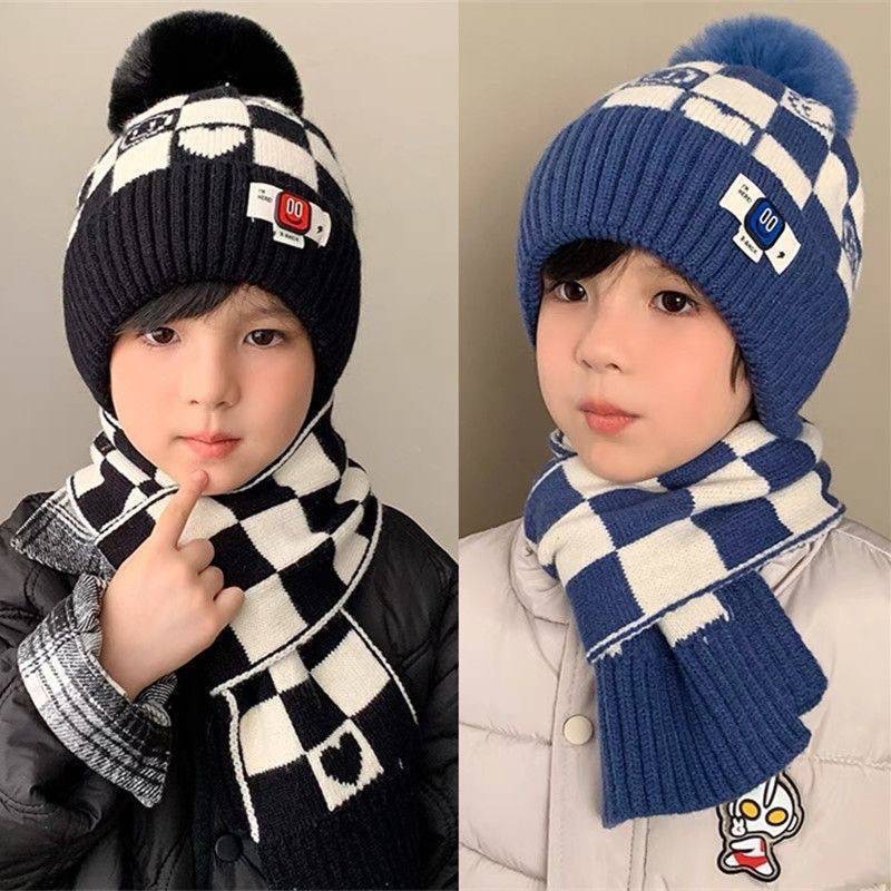 Winter Kidsren's Hat and Scarf Two-Piece Set Knitted Hat New Jacquard Smiley Face Plaid Woolen Hat for Boys and Girls Thickeneded