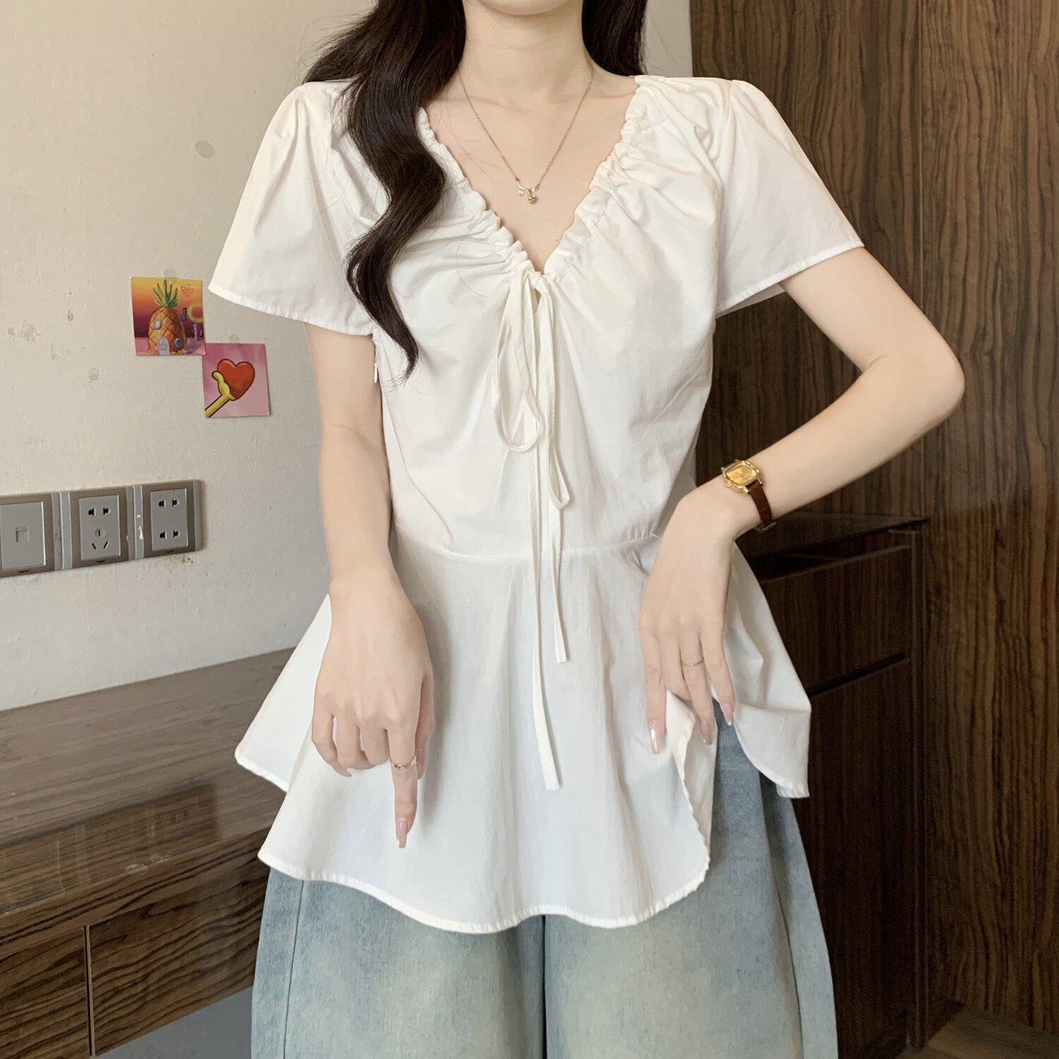 Áo thun nữ cổ V tay ngắn thiết kế dây rút eo — màu đen chi tiết 17
