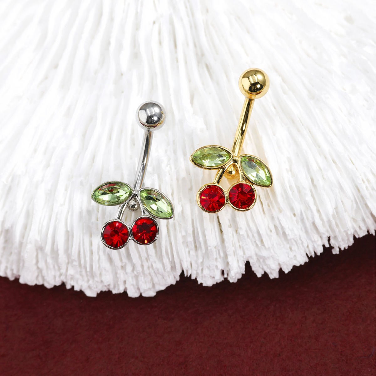 Vente directe d'usine de mode : 1 piercing de nombril style punk en acier inoxydable avec strass et décor cerise rouge. Facile à porter._voghion.com