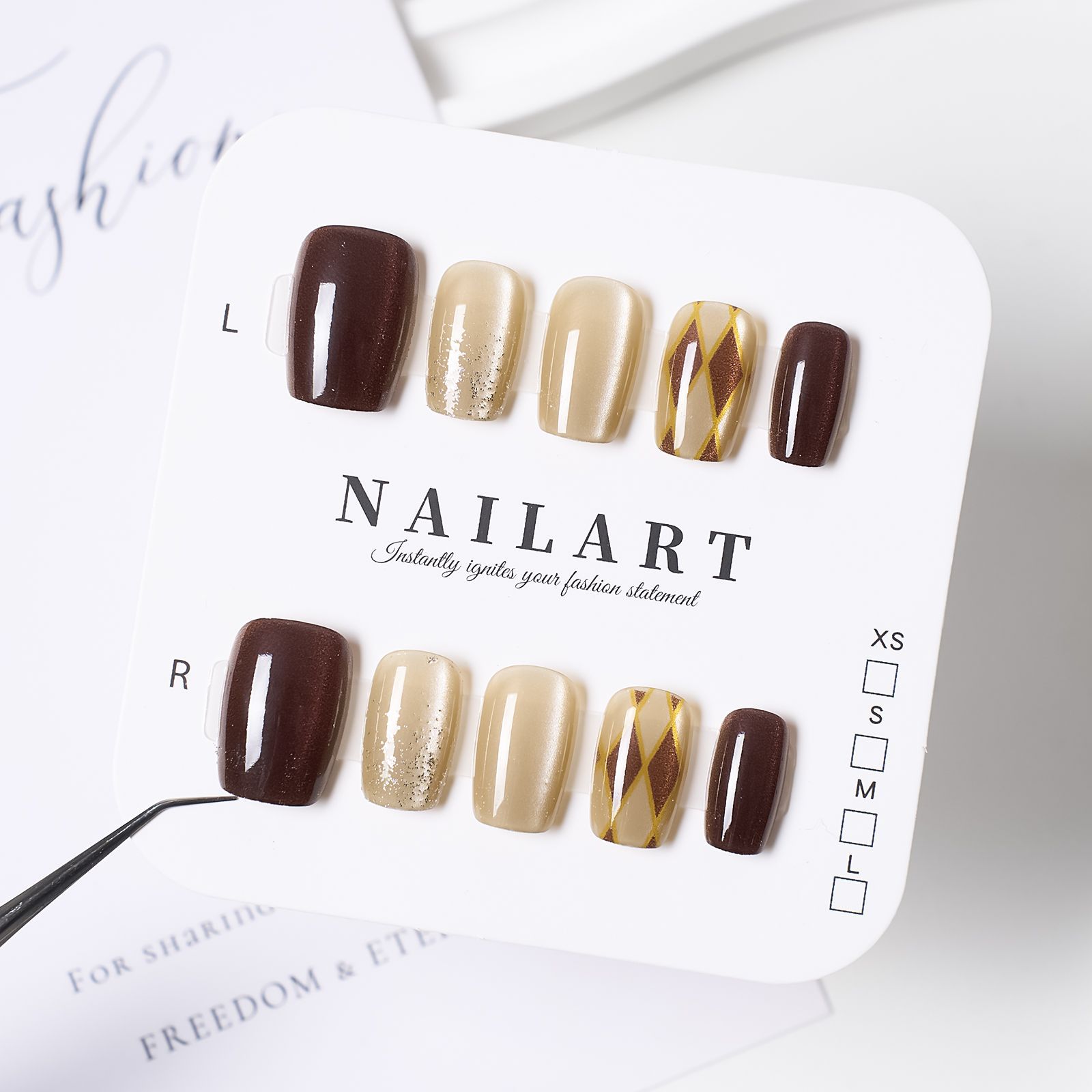 10 piezas decodificadas en línea estilo rojo temperamento alto poco fragante estilo francés in se siente la atmósfera blanca de las uñas hechas a mano