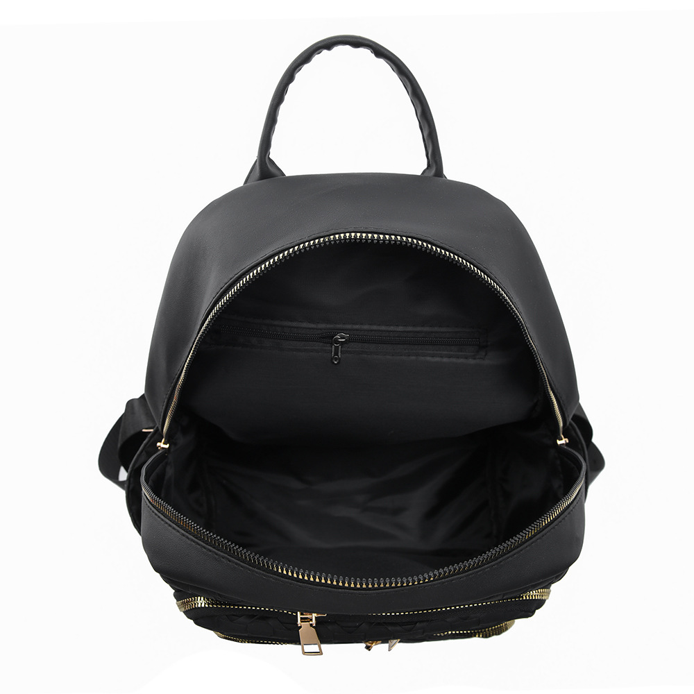 2024 mochila de cuero suave para mujer retro europea y americana nueva moda diseño de nicho mochila de viaje al aire libre al por mayor