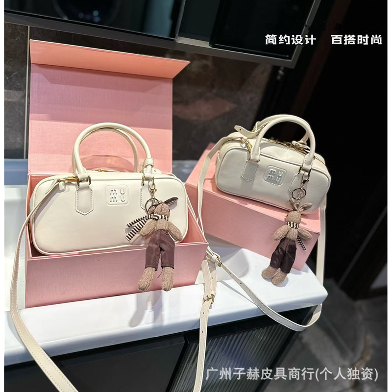 元工場の新型iuボーリングシンプルなファッションハンドバッグボストンシングルショルダーは大容量の公文書にまたがっています。|undefined