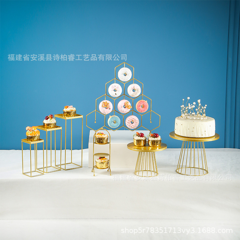 Estandarte de pastel europeo Tea de la tarde Tea Break Self-service Showcase de hierro forjado oro Decoración de postre creativa image 30