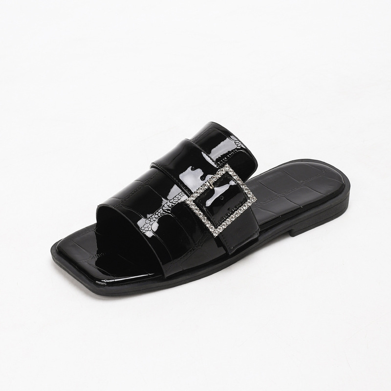 In-stock cross-border large size 41-43 autumn shiny open-toe women's buckle flat outdoor fashion sandals In-stock cross-border large size 41-43 autumn shiny open-toe women's buckle flat outdoor fashion sandals