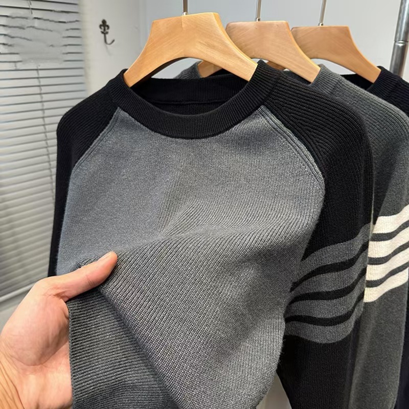 ファッションの色合わせのプルオーバー|undefined