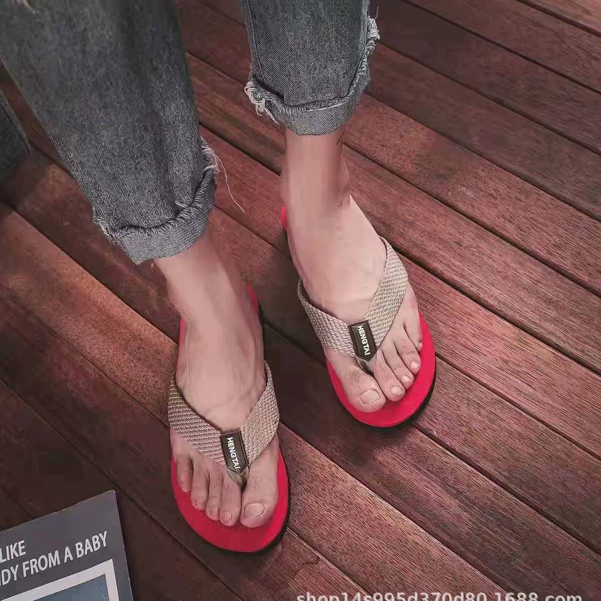 Шлепанцы Корейская версия новых мужских летних шлепанцев, модная трендовая пляжная обувь с клипсами, прямые поставки с завода, индивидуальная обработка