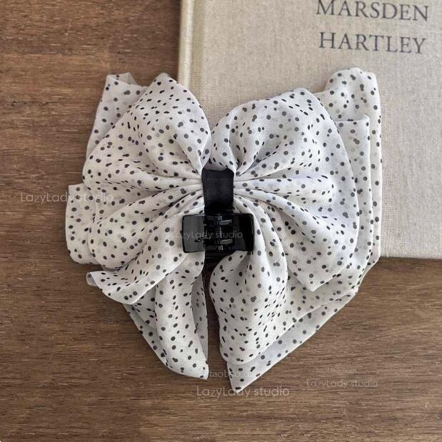 Agile ponytail with bow