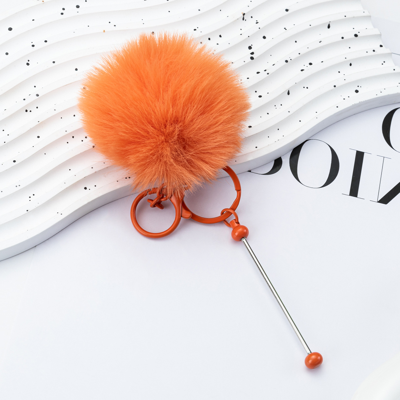 Nuevo DIY cuentas bollas de peluche llavero de peluche llavero colgante colgante llavero peludo corazón de niña