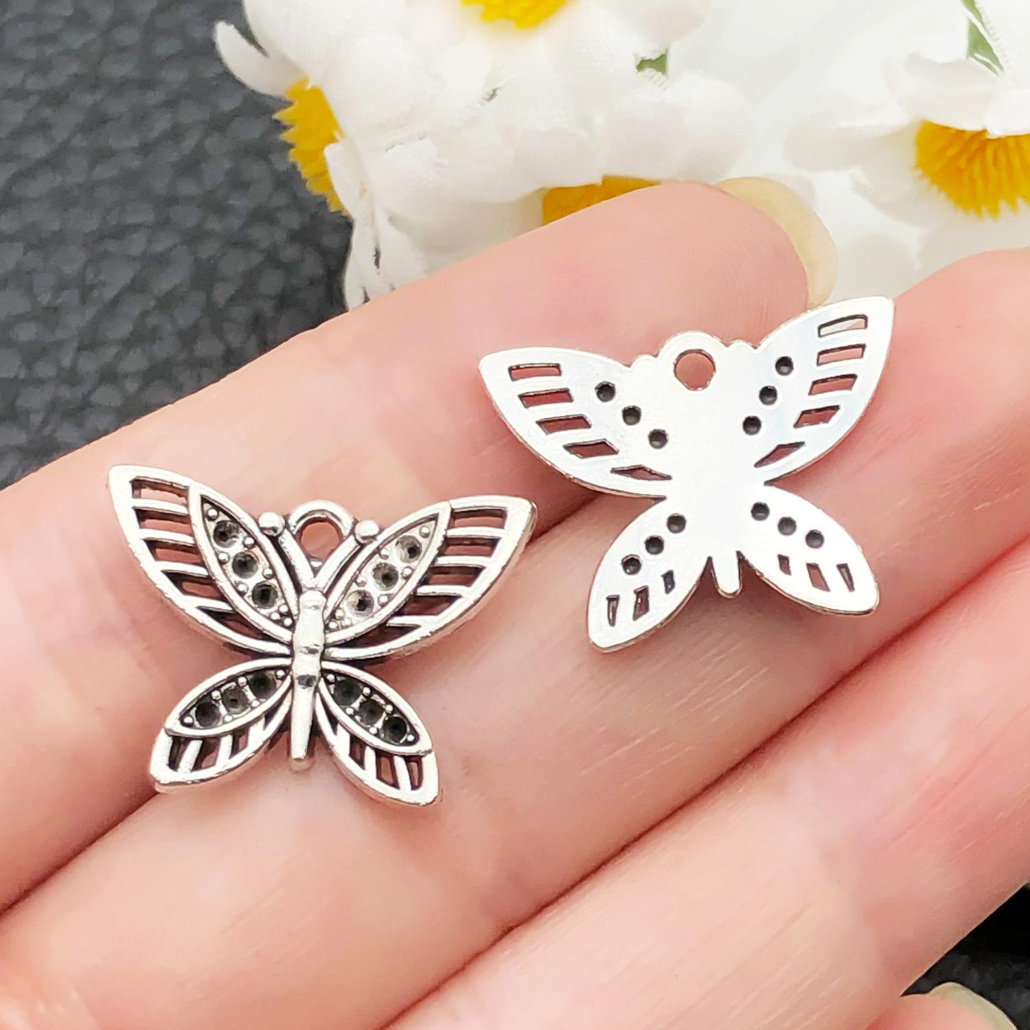 22322-M-古银锌合金昆虫镂空蝴蝶20x15mm-1.6