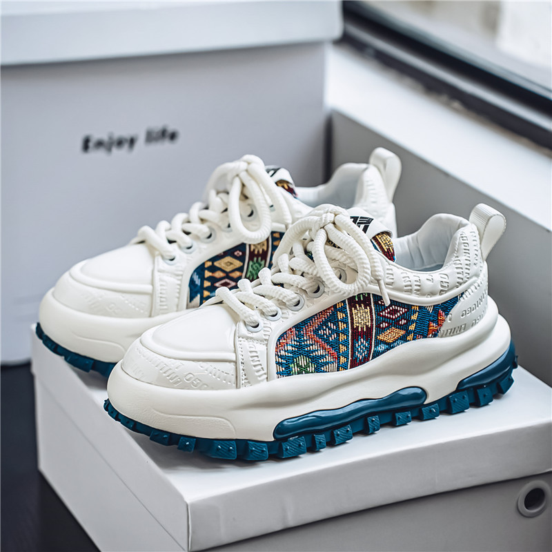 Zapatos de hombre 2025 nuevas cuatro temporadas de moda transpirable zapatos deportivos de moda casuales zapatos deportivos casuales para aumentar la altura de los estudiantes