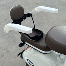 可旋转踏板车安护栏电动车后置儿童座椅电瓶车防摔折叠扶手