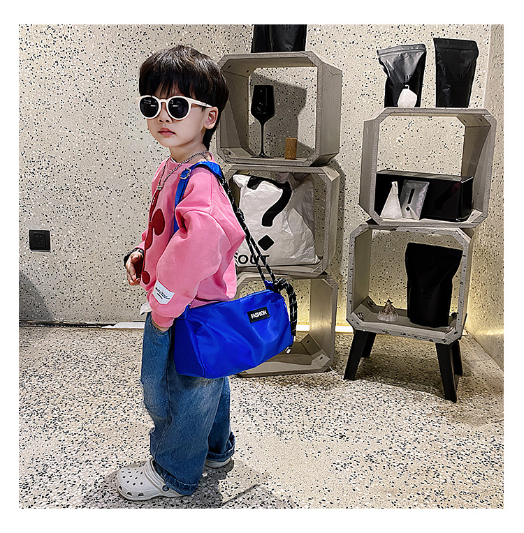 Kid'S Medium Oxford Cloth Solid Color Basic Sports Square Zipper Crossbody Bag display picture 29