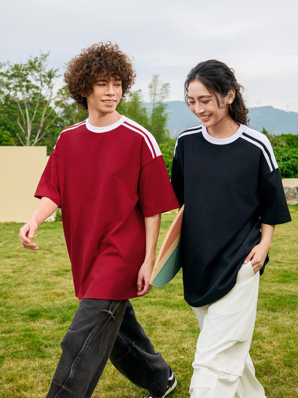 240g de algodón pesado suelto de hombro de color combinado de manga corta de moda masculina y femenina de media manga ropa de verano impresa logotipo