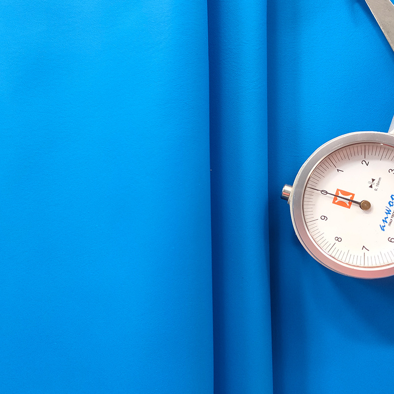 厂家供应 头层牛皮平纹  汽车真皮傢私用皮牛皮革专用 宝蓝色现货