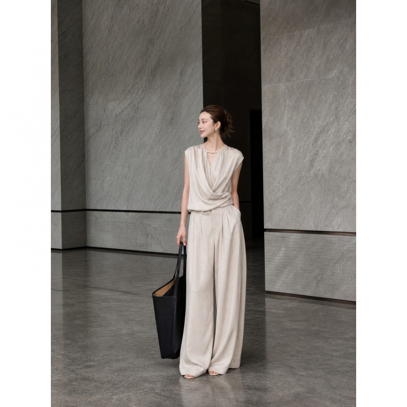 Sleeveless top and two-piece suit set, stylish design, new summer 2026 style, luxurious two-piece suit pants, available for live streaming and cross-border e-commerce.