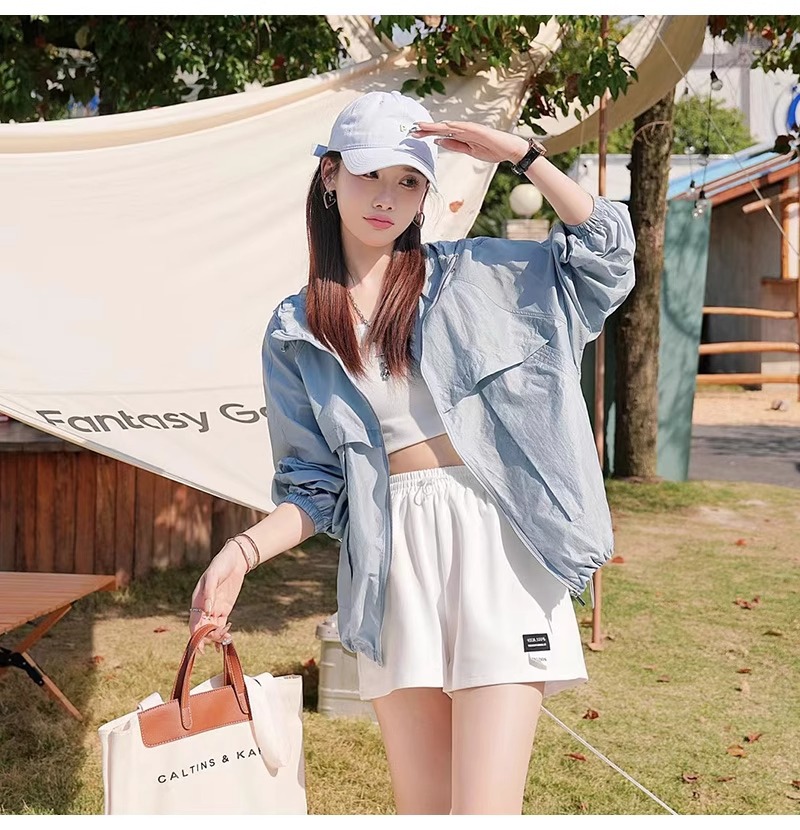 Áo chống nắng nữ dáng rộng có mũ, chất liệu mỏng nhẹ thoáng khí — Màu xanh lục nhạt chi tiết 9