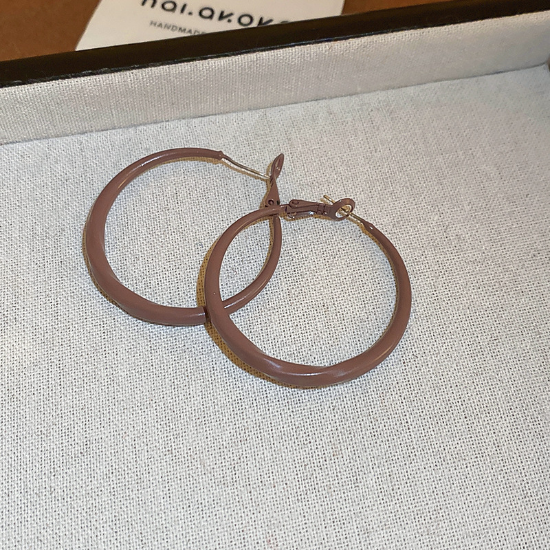 Pendientes geométricos con anillo de metal con aguja de plata, diseño minimalista de nicho, orejas de todo fósforo, pendientes de viaje de viento frío europeo y americano, mujeres