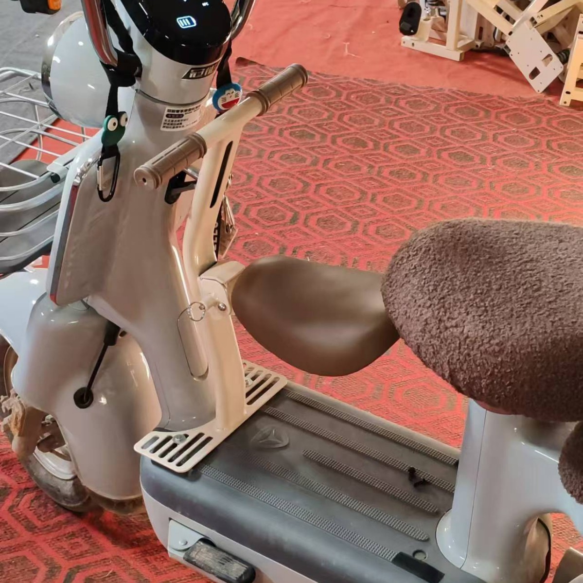 Uşaq üçün elektrik avtomobil oturacağı təhlükəsizlik kreslosu