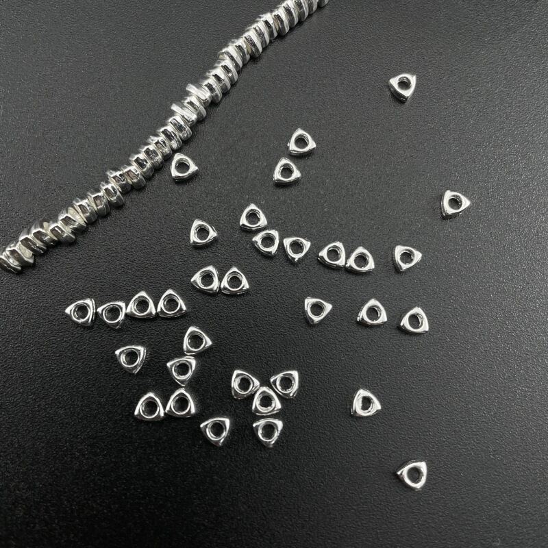Alloy plating triangle broken silver spacer beads loose beads handmade DIY bracelet necklace beaded jewelry accessories Alloy plating triangle broken silver spacer beads loose beads handmade DIY bracelet necklace beaded jewelry accessories