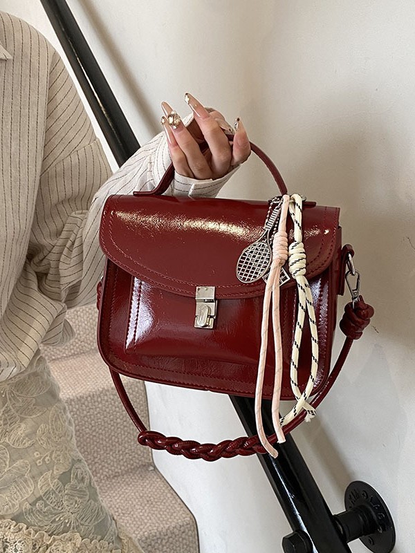 Bolso de mano retro coreano para mujeres 2025, nuevo bolso de cartero universal, simple bolso de mujer de viaje casual.