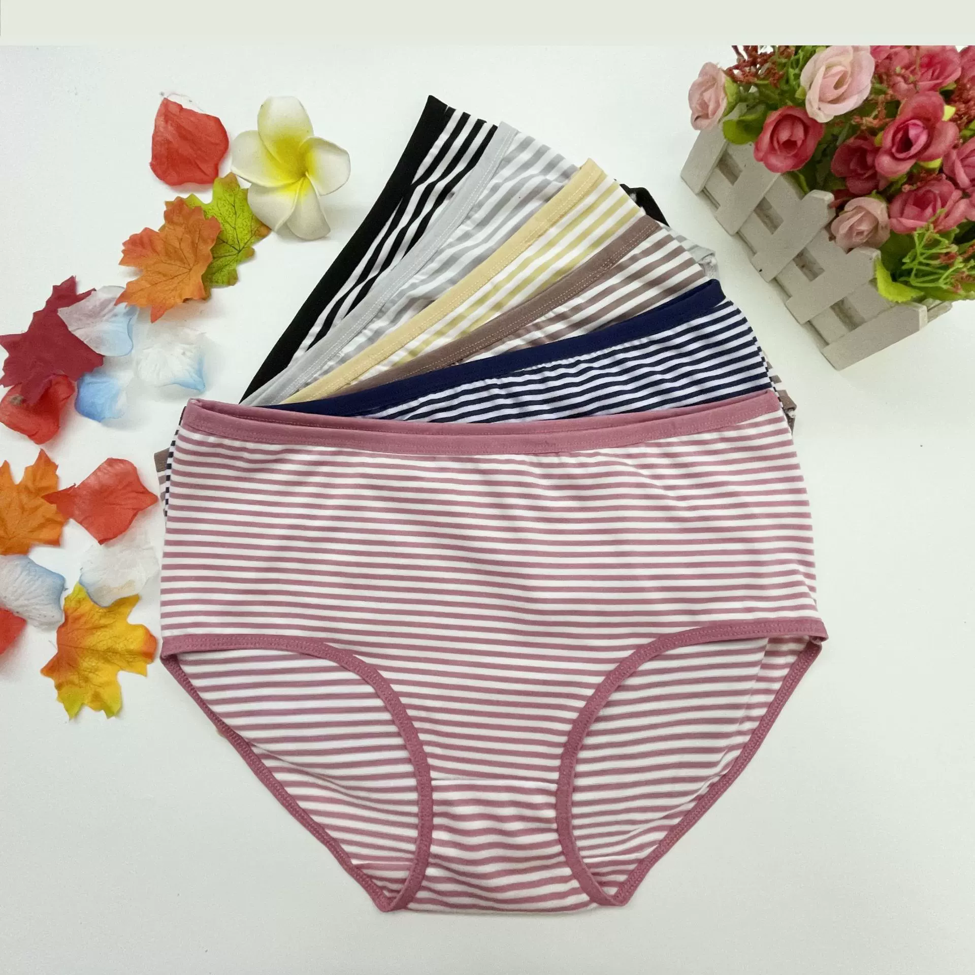 女士内裤中腰三角裤学生舒适条纹加大加肥牛奶丝内裤外贸现货批发