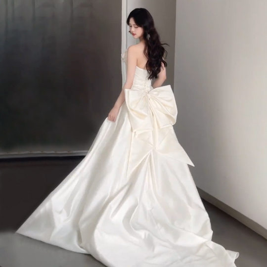 French Strapless Satin Fishtail High-end Texture Light Wedding Dress Bridal 2024 New Style Small Wearing Evening Dress