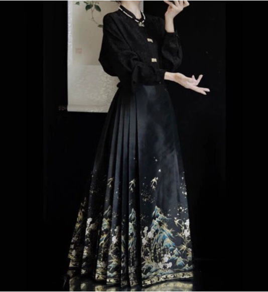 Qianli Jiangshan Zhijin Black Separate Horse Face Skirt