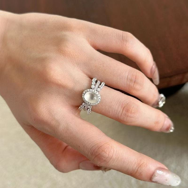 Minimalist White Chalcedony Ring With Diamond Inlay For Women_voghion.com