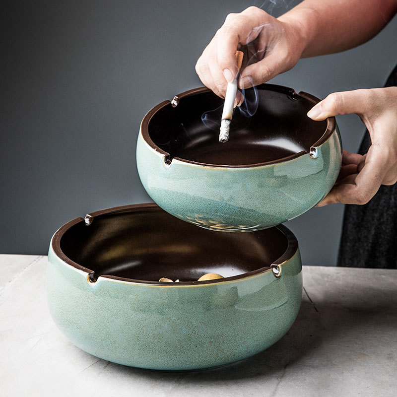 Cenicero de gran tamaño esmaltado de horno de lujo ligero sala de té de cerámica retrógrada hotel cenicero de sala de estar doméstica decoración de oficina de tendencia
