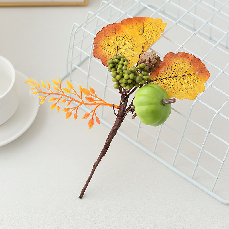 Maple leaf pumpkin green