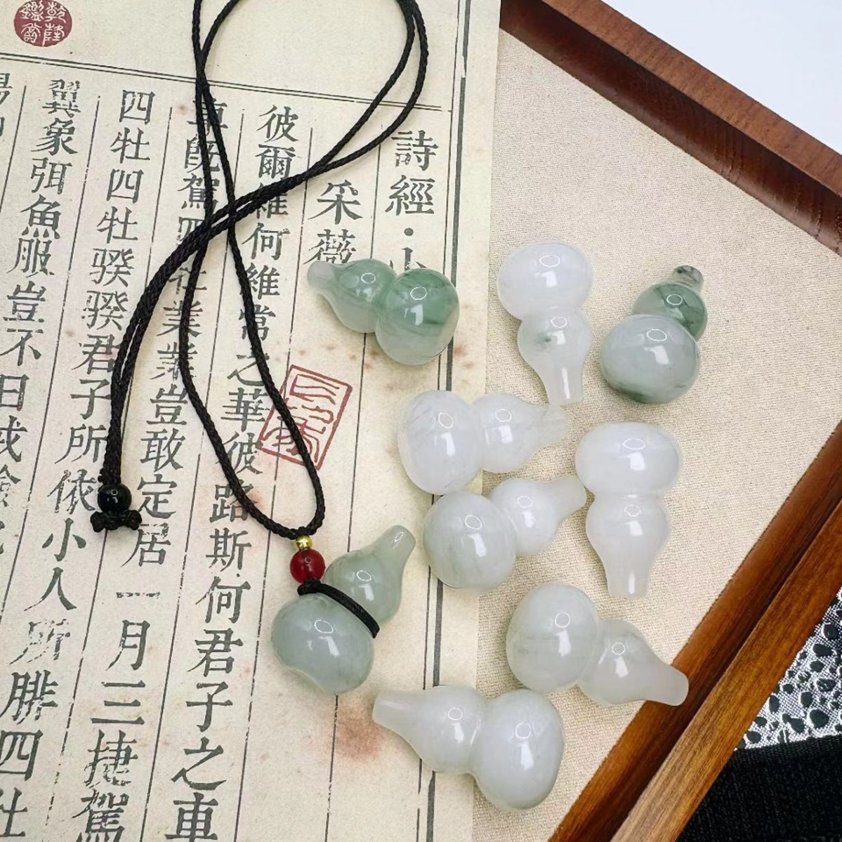 天然新疆天山翠玉石玉器葫芦福禄吊坠配饰翡翠色挂件项链配件礼物