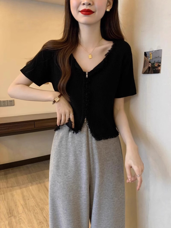 Xiaoxiangfeng Vネックカーディガントップ女性の夏の新しい大きいサイズ少し太ったmmスリムハイエンドフレンチショートシャツ|undefined
